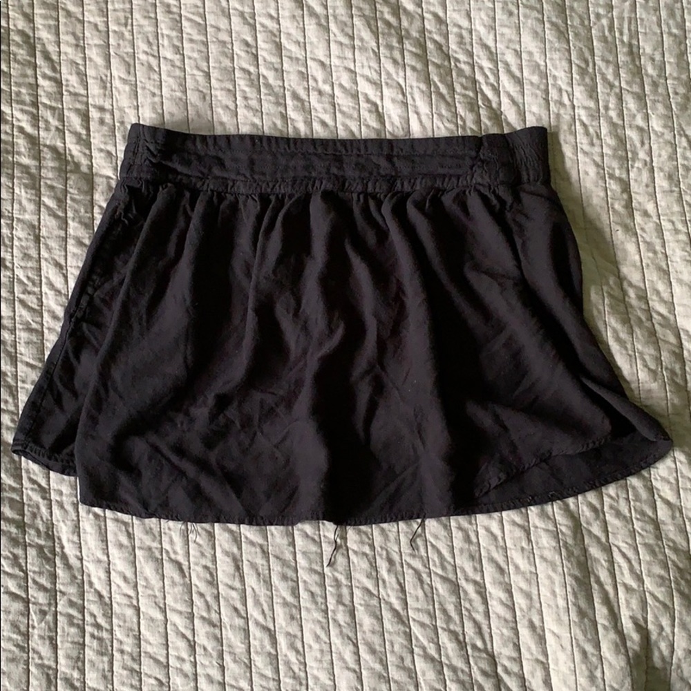 black shirt, size M